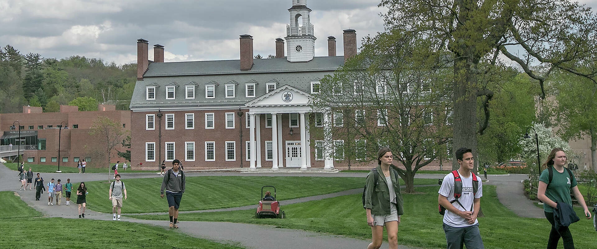 Exploring Higher Education Options Near Wilton, CT