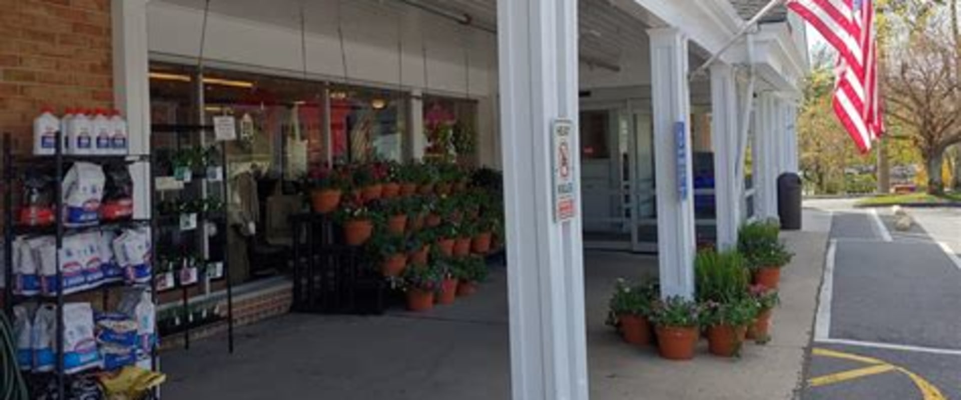 Exploring the Shopping Centers and Dining Options in Wilton, CT